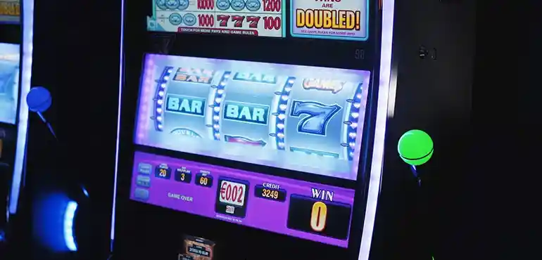 slot hole